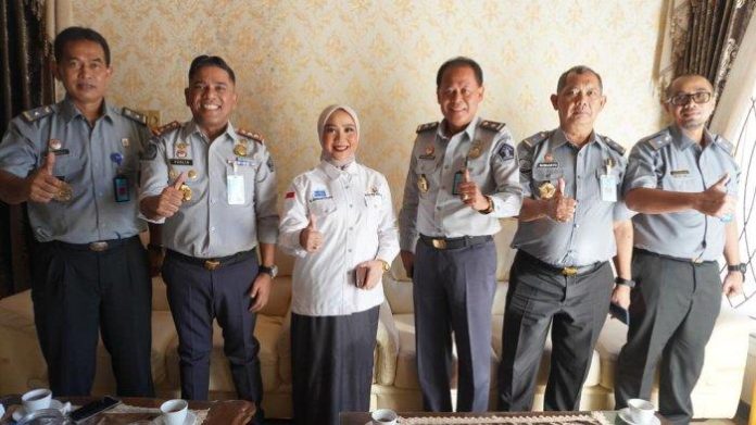 Kakanwil-Kemenkumham-Sulbar-Parlindungan-dan-jajaran-saat-menemui-Ketua-DPRD-Sulbar