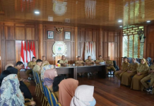 Sekretaris DPRD Sulbar Bersama Staf Mengikuti Apel Pagi Lingkup Pemprov Sulbar