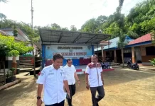 Monitoring Kedisiplinan Guru, Kadis Pendidikan Sulbar Mithhar Lanjutkan Sidak di Empat Sekolah di Mamuju