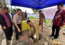 Kadis Dikbud Sulbar Letakkan Batu Pertama Gedung Galeri SMKN 1 Rangas