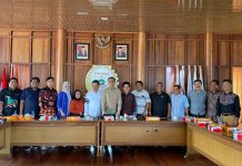 Wakil ketua DPRD Sulbar, Usman Suhuriah Terima kunjungan Badan Anggaran DPRD Polman