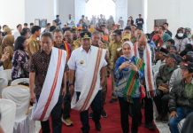 Bakti Sosial, Kemensos Salurkan Bansos Senilai 140 Miliar di Mamasa