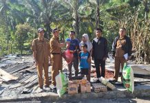 Bentuk Kepedulian, Pemdes Labuang Rano Beri Bantuan Sembako Kepada Korban Kebakaran