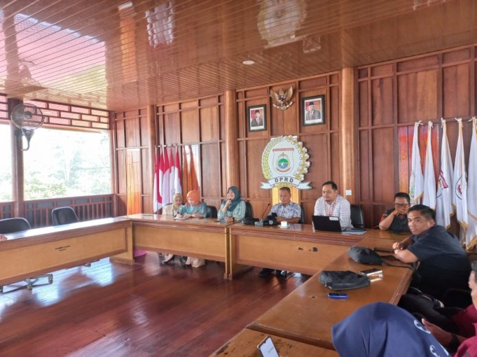 c8431170e6fb7551077b59033a613c4f_XL