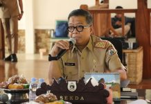 Sekprov Muhammad Idris Pimpin Rapat Monev BLUD RSUD Regional Sulbar Triwulan III 2024