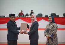 Pemprov Sulbar Serahkan Ranperda APBD 2025 ke Legislatif, Usung Tema Akselerasi Peningkatan Ekonomi dan Kesejahteraan Masyarakat
