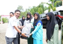 Pemprov Sulbar Kembali Uji Coba Makan Siang Gizi Gratis di SMAN 2 Mamuju dan Serahkan Bantuan Kepada Siswa