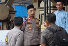 Kapolresta Mamuju Shalat Ashar Bersama jamaah Masjid Timbu