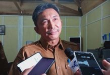 Kadis Disdikbud Sulbar Meminta Kepada Sekolah Menyelesaikan Pengisian PDSS Melalui Grup Komunikasi Internal