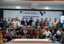 Kominfopers dan KI Sulbar Gandeng Kades, Wujudkan Transparansi lewat PPID Desa