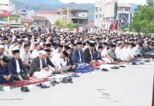 Gubernur dan Wagub Sulbar Salat Idul Adha di Anjungan Pantai Manakarra