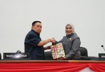 DPRD Sulbar Terima LKPJ 2024 dari Wagub Sulbar Salim S Mengga