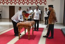 Gubernur Sulbar Suhardi Duka Perkuat Komitmen, Seluruh Pimpinan OPD Teken Pakta Integritas 2025