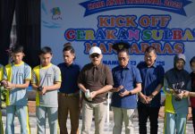 Gubernur Suhardi Duka Bagikan 20 Buku, Simbol Dimulainya Gerakan Sulbar Ingga’i Mandarras