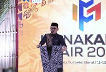 Gubernur Suhardi Duka Berikan Hadiah Umroh kepada Peserta Pawai Ta’aruf di Mamuju