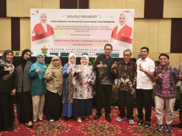 Dua Bersaudara Dosen UIT Makassar Raih Doktor Ilmu Komunikasi Unhas Bersamaan, Lahirkan Dua Model Baru Kajian Jurnalistik.