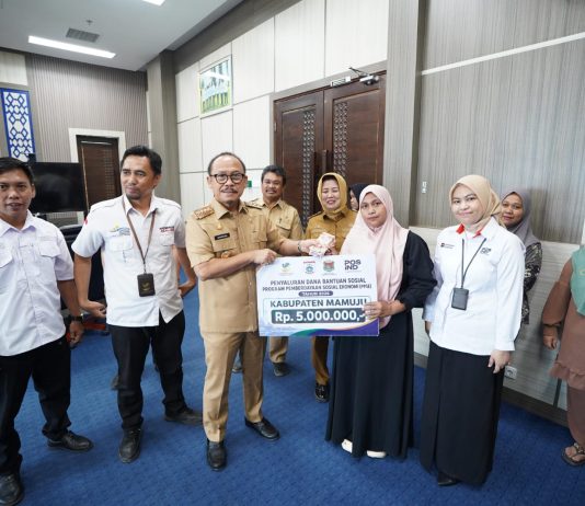 200 Keluarga Miskin di Sulbar Terima Bantuan Usaha Rp5 Juta dari Gubernur SDK, Target 300 Lagi