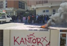 Dituding Sarang Proyek Bermasalah, Kantor BWS V Sulbar Disegel Demonstran