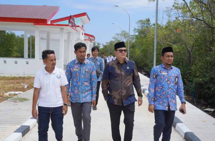 Kunjungi Koperasi Nelayan Sumare, Pimpinan Ombudsman RI Soroti Ketersediaan BBM Nelayan