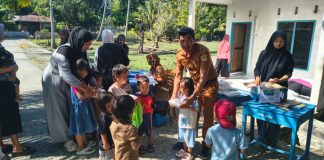Tekan Angka Stunting Sejak Dini, Pemdes Lebani Salurkan Makanan Tambahan untuk Balita dan Ibu Hamil