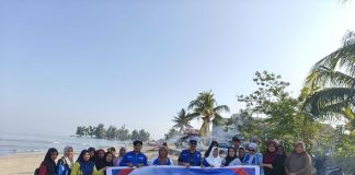 Semarak HUT ke-25 Partai Demokrat, DPC Demokrat Pasangkayu Gelar Gerakan Langit Biru Indonesia Asri di Pantai Bambaloka