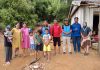 Pemdes Pangasaan Bersama Dinsos Sulbar Salurkan Bantuan untuk Ibu Mia, Warga yang Sempat Tinggal di Posyandu