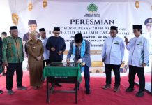 Gubernur SDK Dampingi Menag RI Letakkan Batu Pertama Asrama As’adiyah Mamuju, Diproyeksikan Jadi Pesantren Percontohan Sulbar