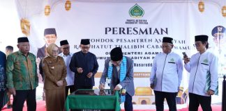 Gubernur SDK Dampingi Menag RI Letakkan Batu Pertama Asrama As’adiyah Mamuju, Diproyeksikan Jadi Pesantren Percontohan Sulbar
