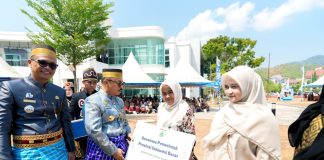 Di HUT ke-22 Sulbar, Gubernur Suhardi Duka: Penerima Beasiswa Naik dari 561 Jadi 1.040 Orang