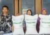 Pemdes Bela Salurkan Bantuan Beras kepada 115 KPM, Masing-Masing Terima 3 Karung