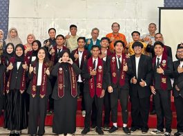 Cetak SDM Unggul, FISIP UIT Resmi Lepas 26 Sarjana Baru dari Tiga Prodi Strategis.