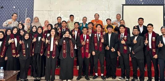 Cetak SDM Unggul, FISIP UIT Resmi Lepas 26 Sarjana Baru dari Tiga Prodi Strategis.